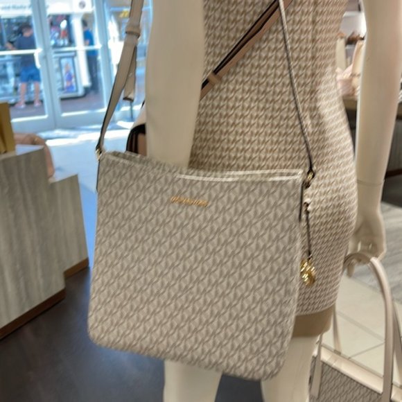 Michael Kors Jet Set Travel Large Messenger Crossbody Bag Light Cream Multi - Picture 14 of 16
